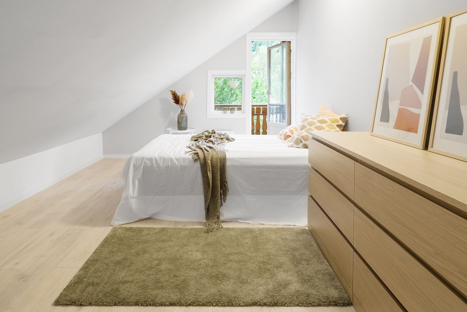 Sov 7. (m/privat balkong) 3. etasje Galleribilde