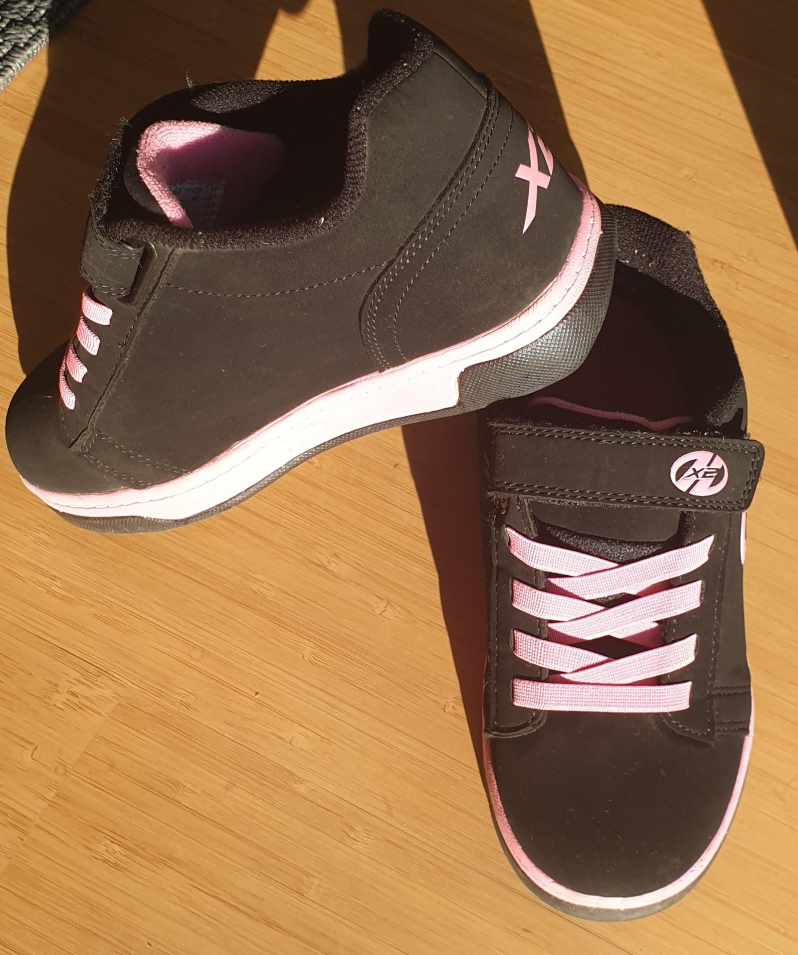 Heelys rullesko i str. 33 | FINN.no Heelys rullesko str 33 med blinkelys | FINN.no
