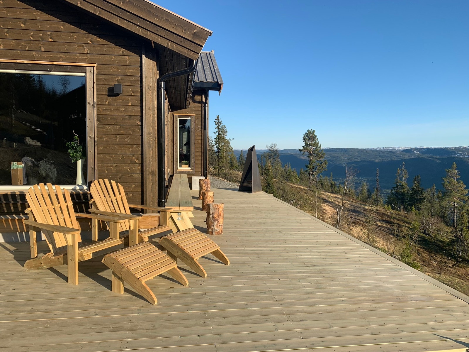 Terrasse med utsikt mot nord og sør Galleribilde