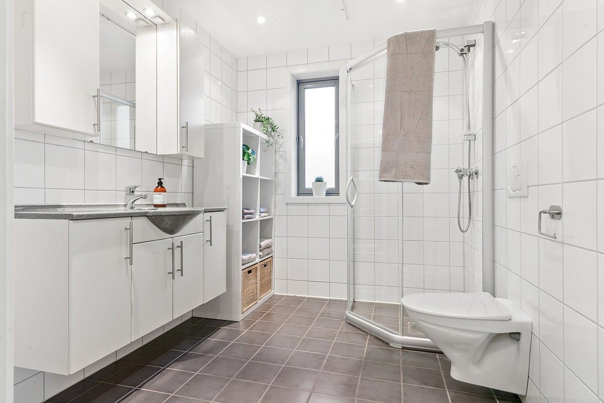 Bad (Bildene er hentet fra salgsoppgaven. Møblene kan dermed variere.) Galleribilde