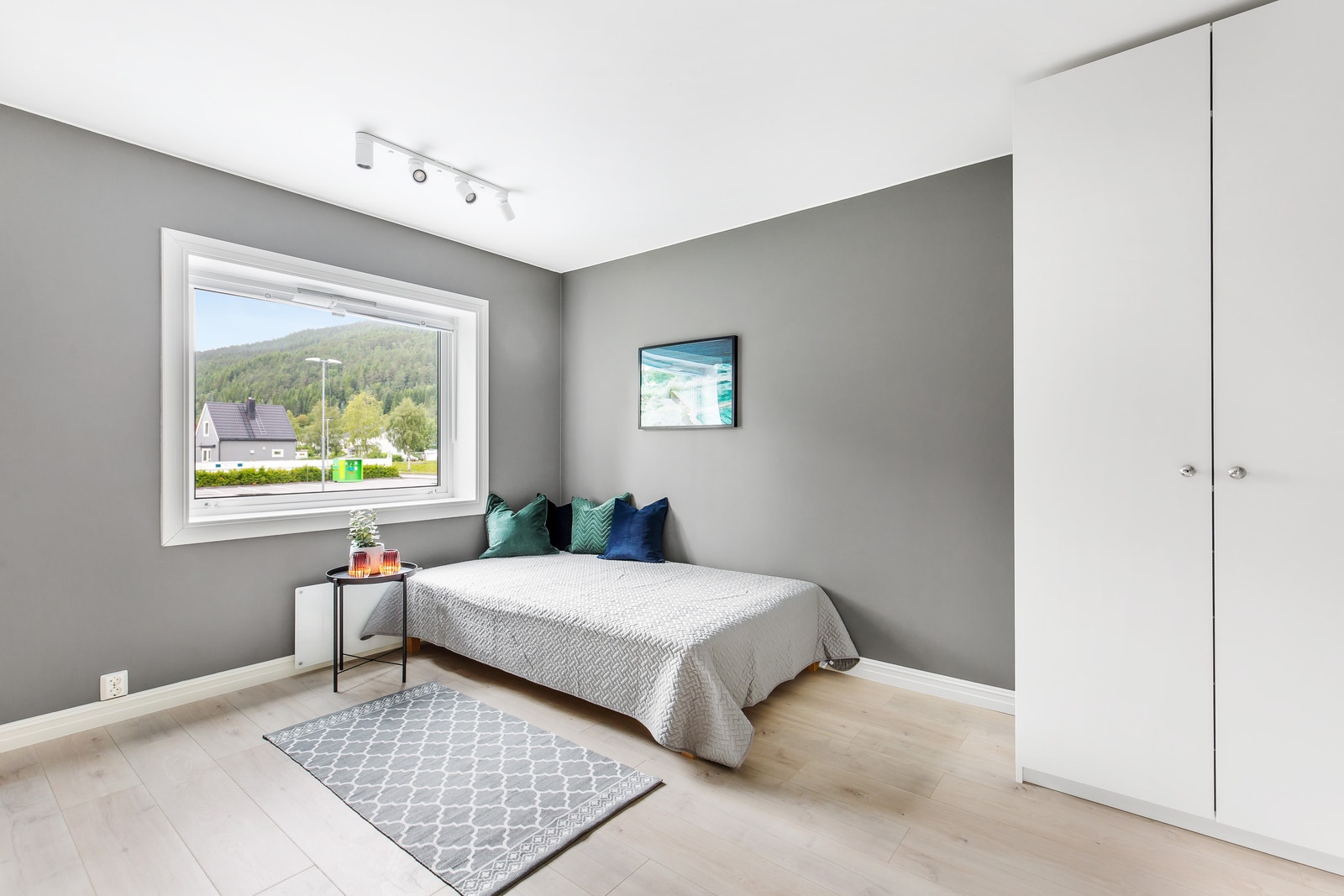 Soverom 2 - UTLEID - (Gutt) Galleribilde