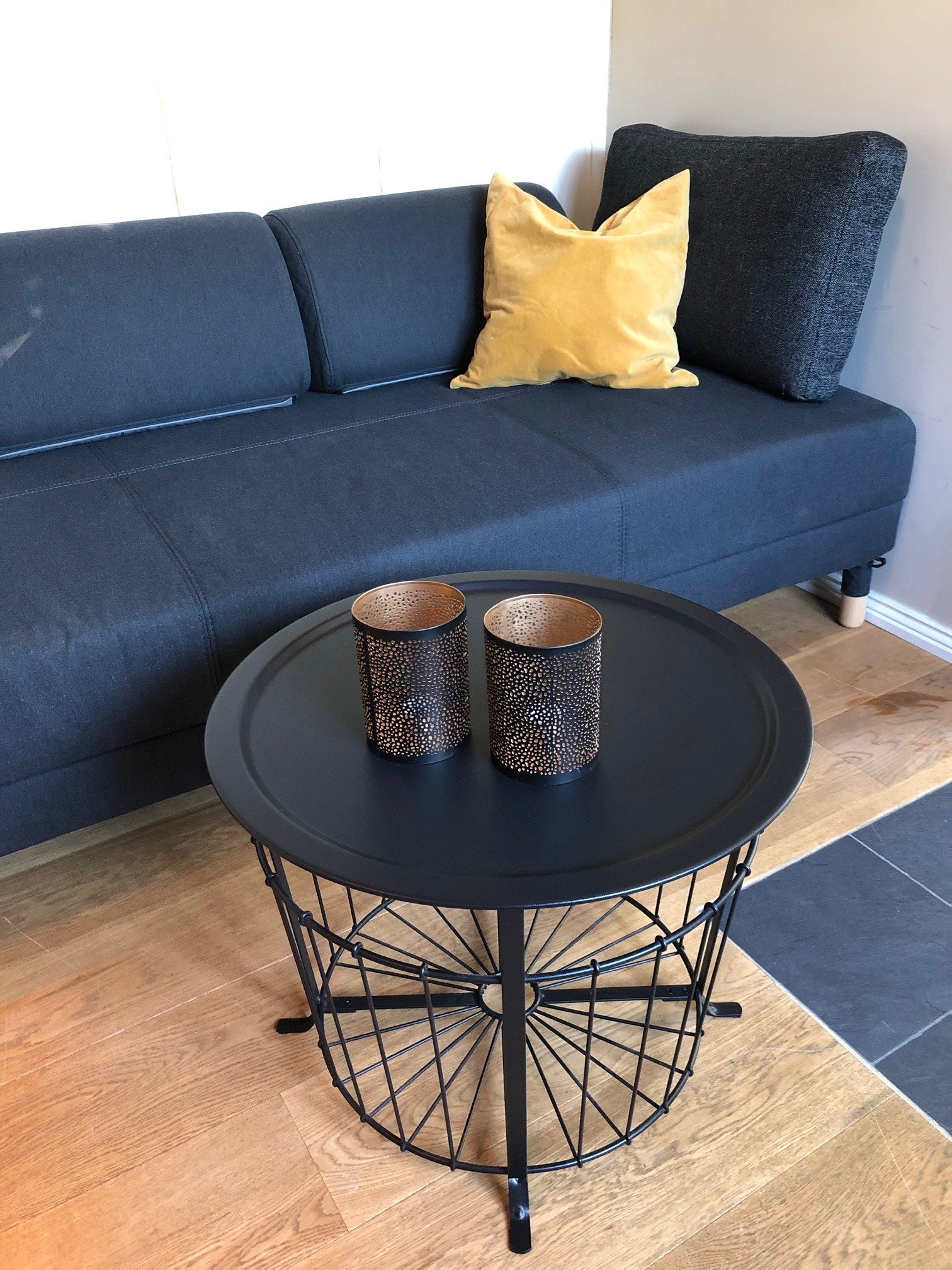 Sittekrok med sovesofa og bord Galleribilde