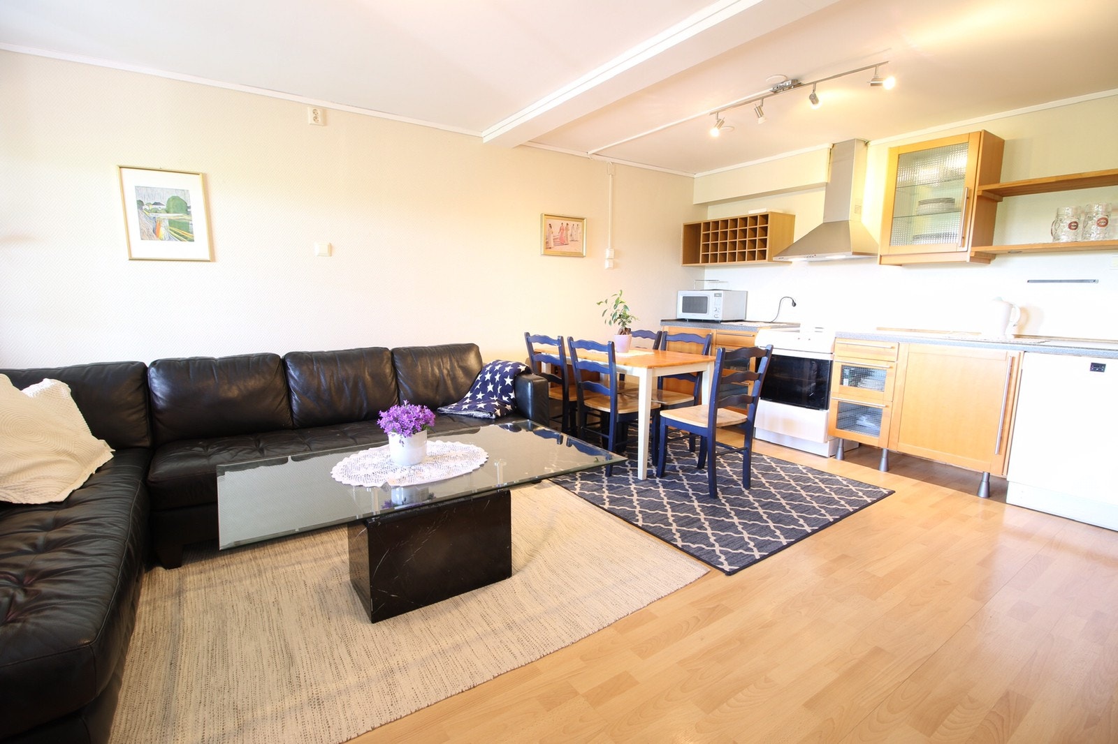 Stue/kjøkken Galleribilde