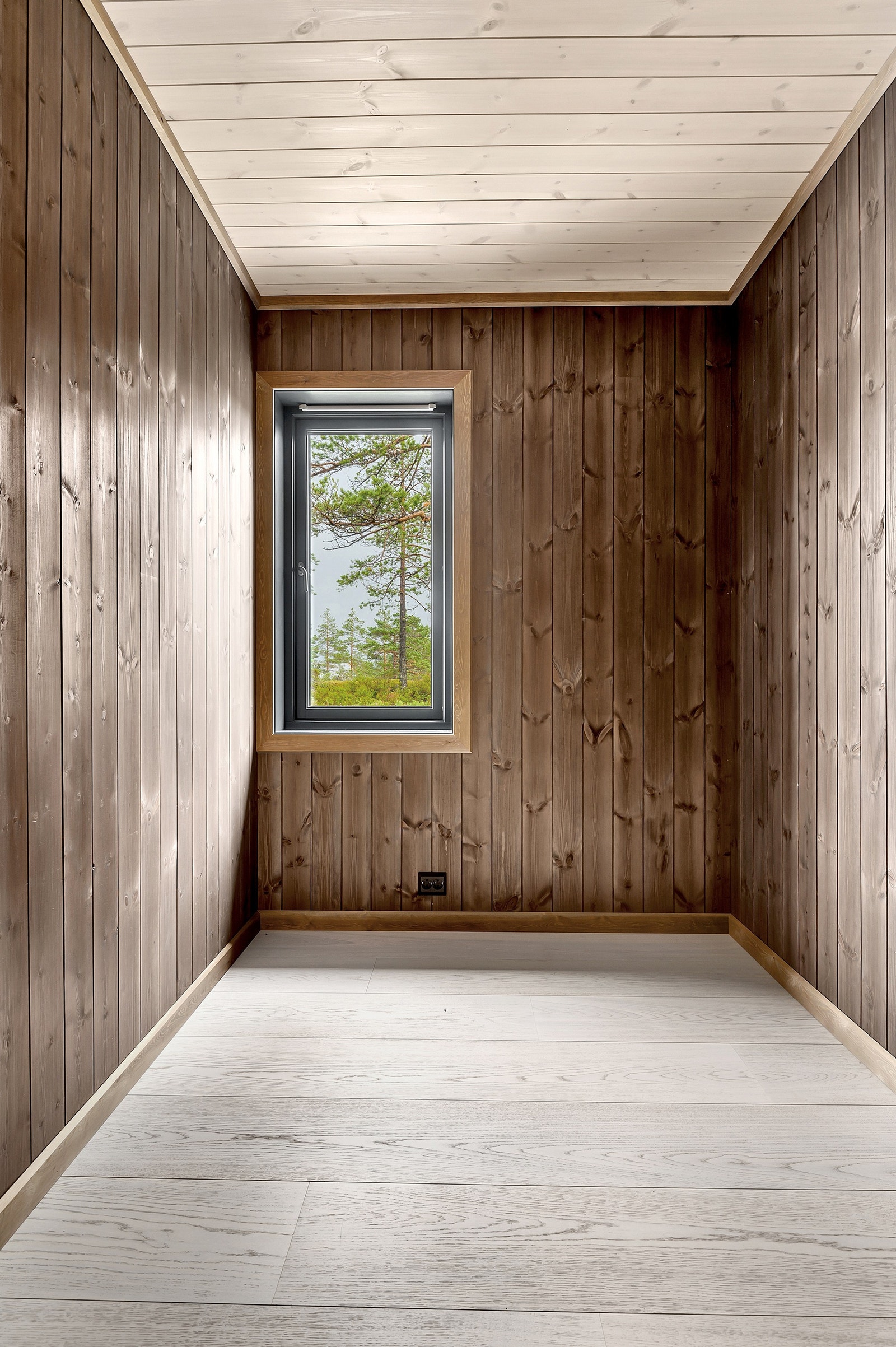 Mindre soverom i 1. etg. med plass til køyeseng. Kan også brukes som bod - dersom man ikke har behov for alle soverommene. Galleribilde