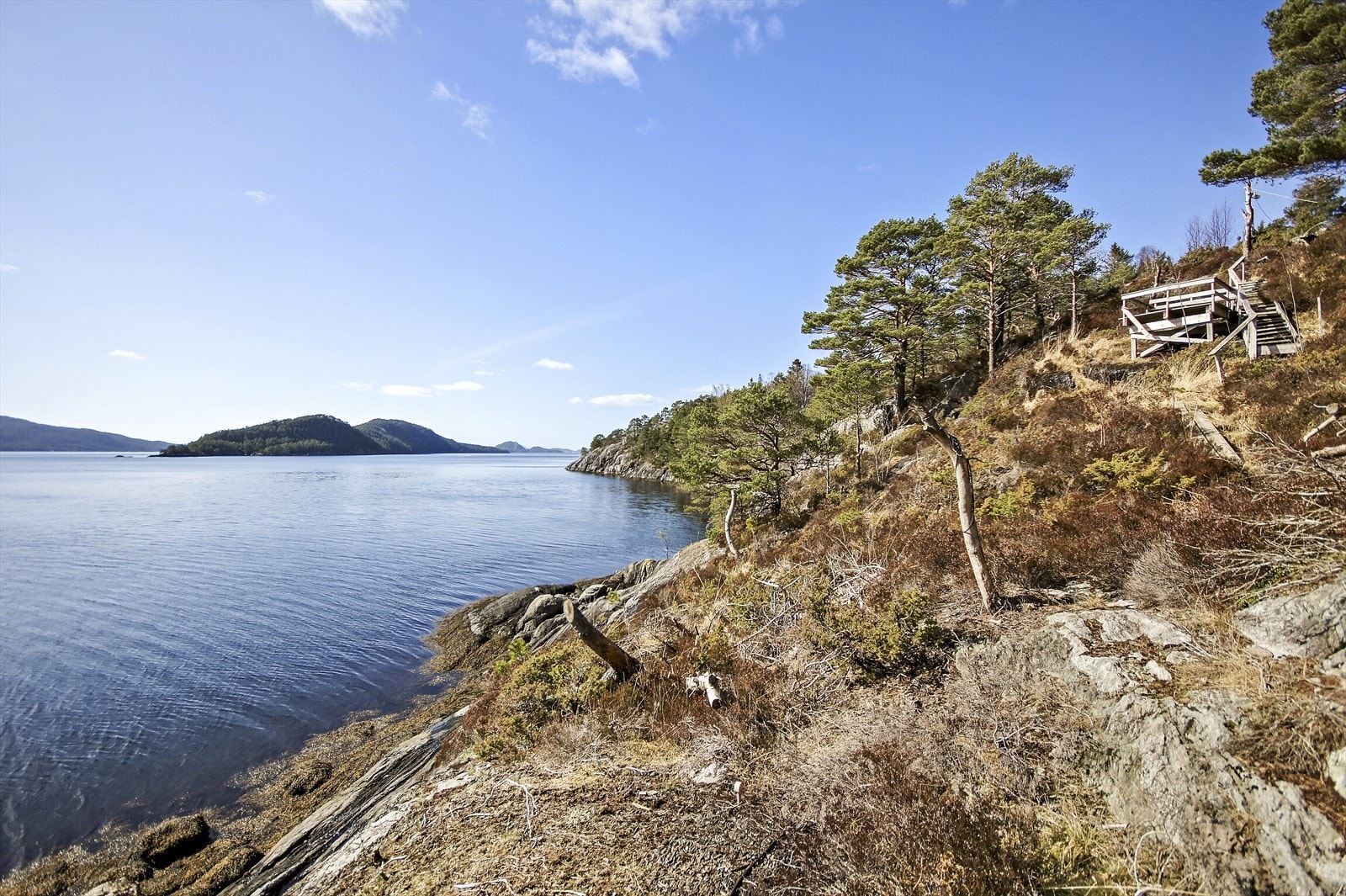 Nausttomt m/ tillatt bruksareal 40 kvm| Se vedlagt kart i salgsoppgaven Galleribilde