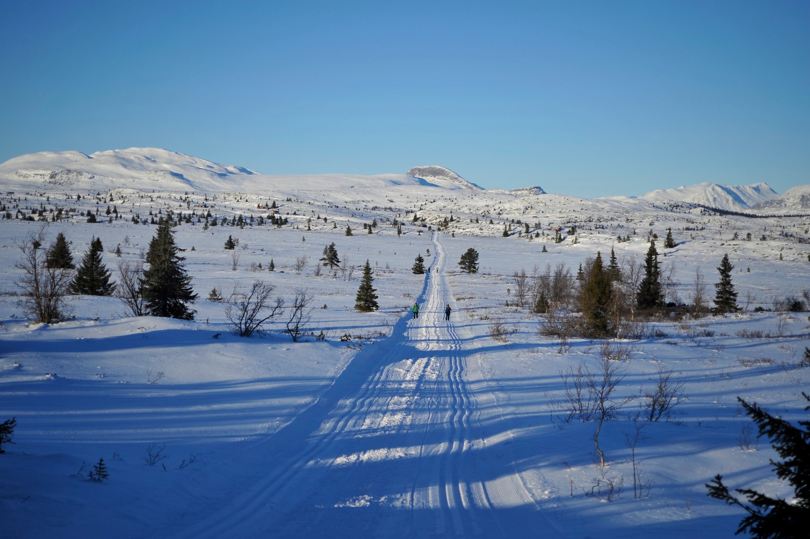 For milsluker’ne kan man gå helt til steder som Hemsedal og Bergsjøområdet. Uansett hvor du langt eller kort du går vil du oppleve panorama utsikt over fjell-Norge. Live løypestatus finner du på skisporet.no Galleribilde