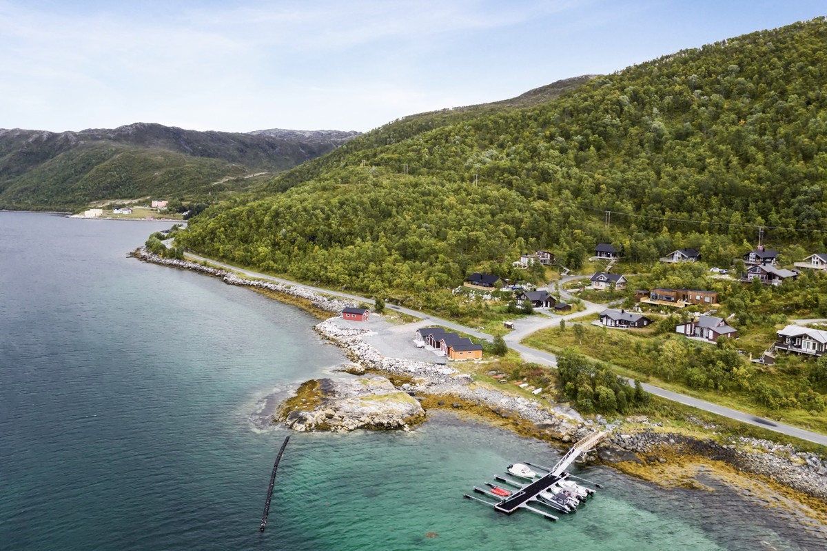 Kort avstand til flotte tur- og rekreasjonsområder i fjell og mark. Ca. 30 minutter til Tromsø