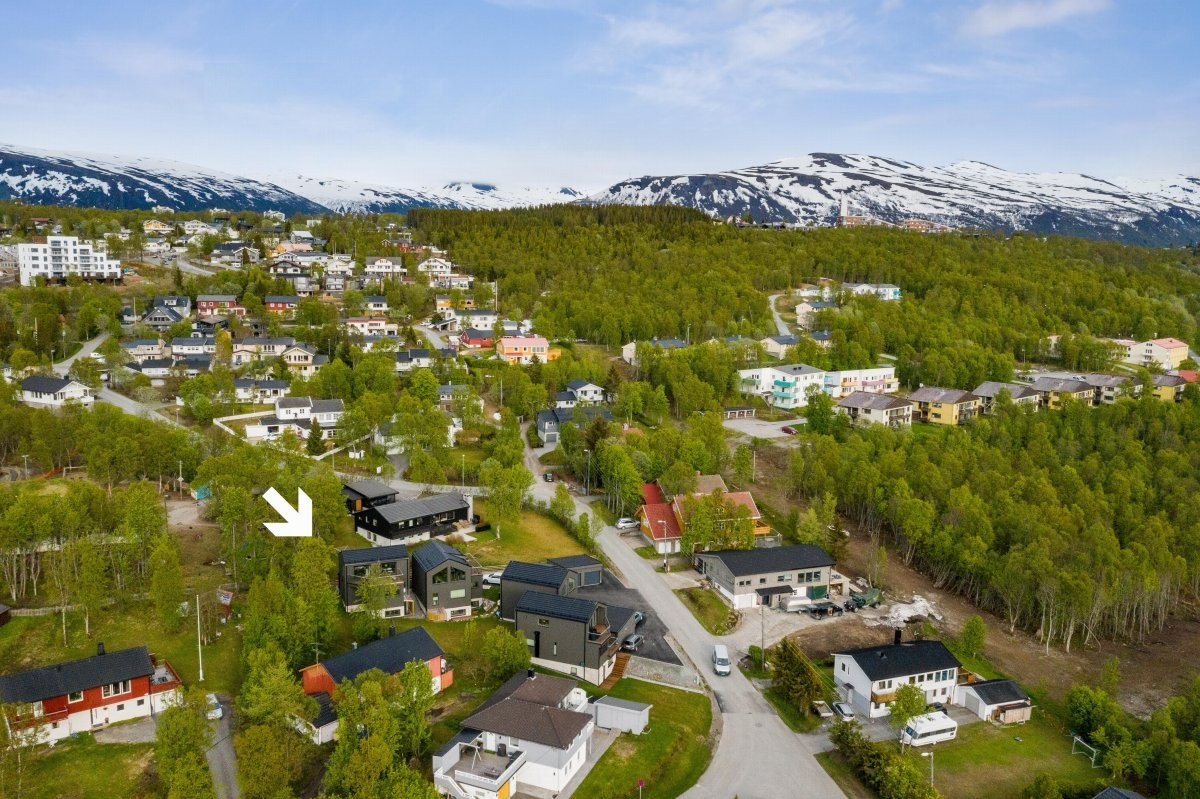Kort vei til både skole, barnehage og flere dagligvarebutikker