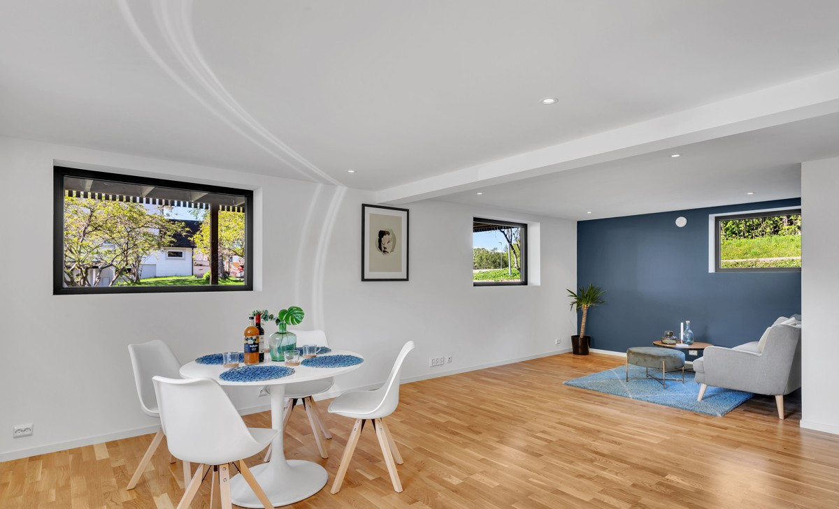 Stilfull leilighet med moderne farger og flater