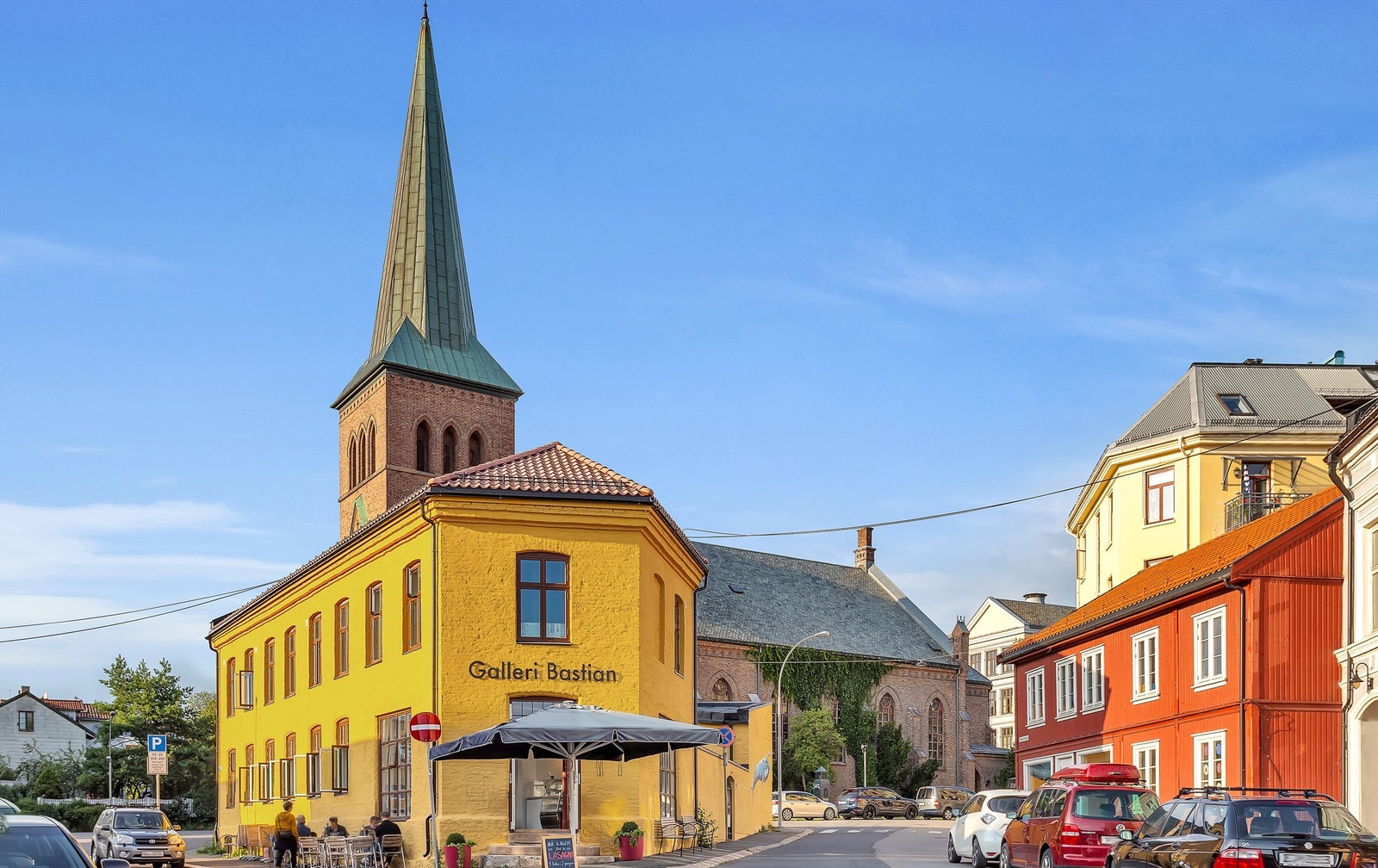Kampen er et flott område i bydel Gamle Oslo. Område er kjent for sine sjarmerende trehus og trivelige nabolagskaféer. Galleribilde