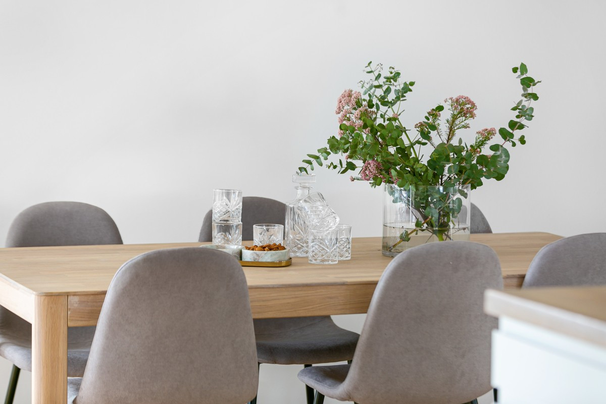 Pen spisestue med god plass for spisebord til 6-8 personer