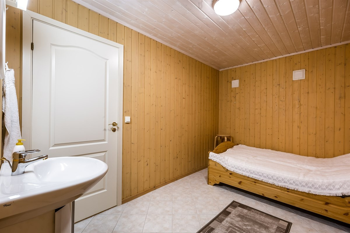 Arbeidsrom med servant i 0. etasje
