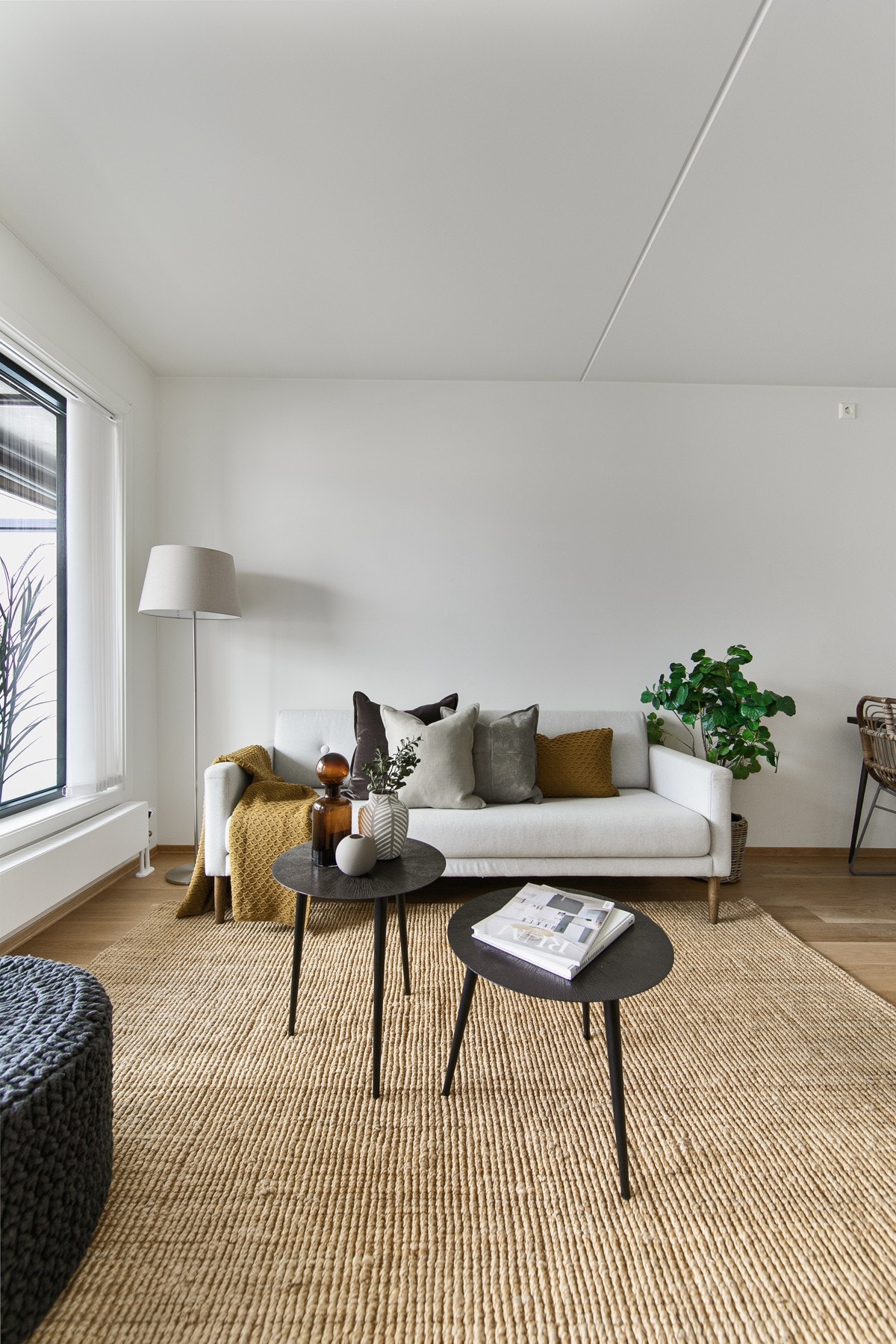 Stuen har utgang til balkong på 8 kvadratmeter Galleribilde