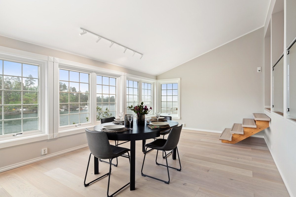 Hyggelig og romslig spisestue. Galleribilde