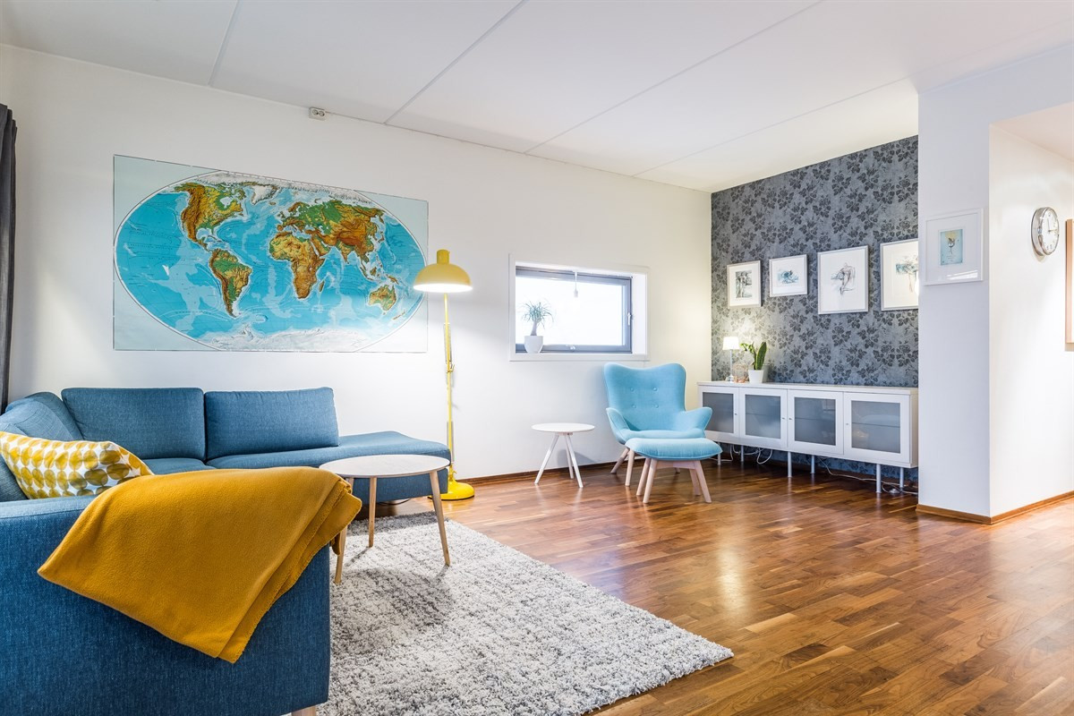 Leiligheten er i moderne stil