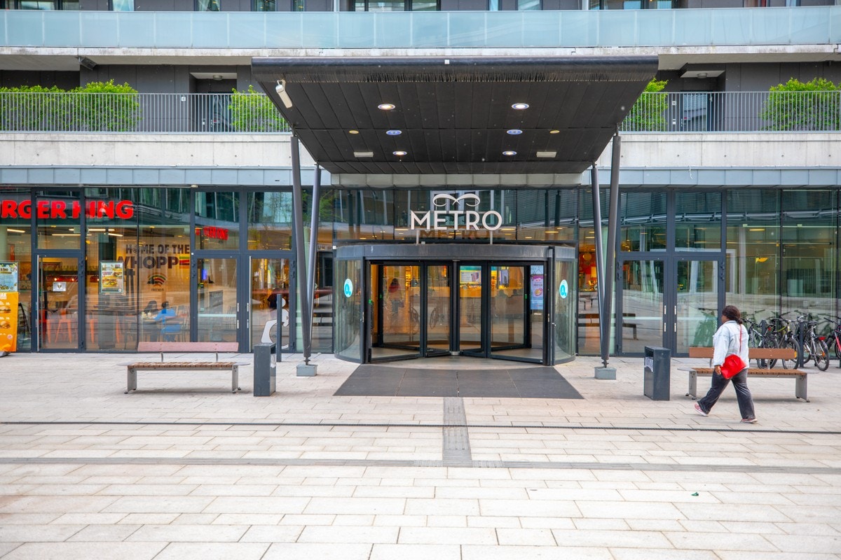 Metro senteret ligger i gangavstand fra Berger Hage Galleribilde
