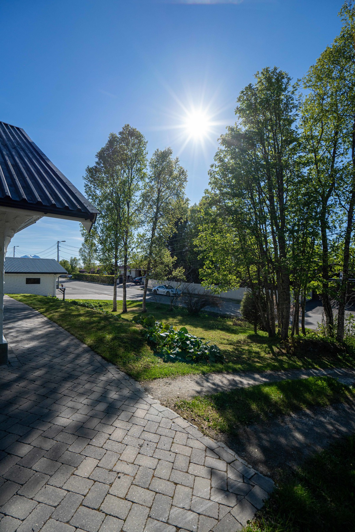 Den vestvendte beliggenheten gir flotte solforhold