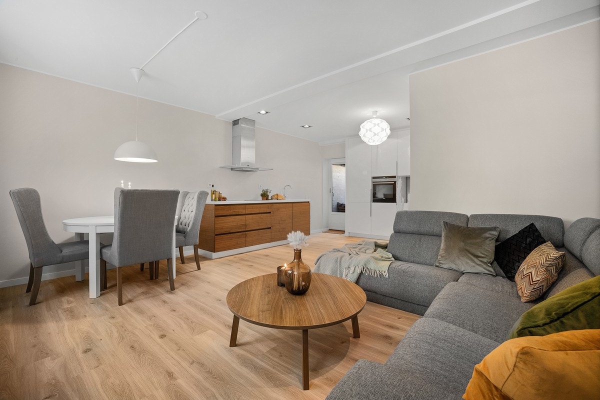 En flott 2-roms leilighet med moderne overflater i en sjarmerende bolig. Galleribilde