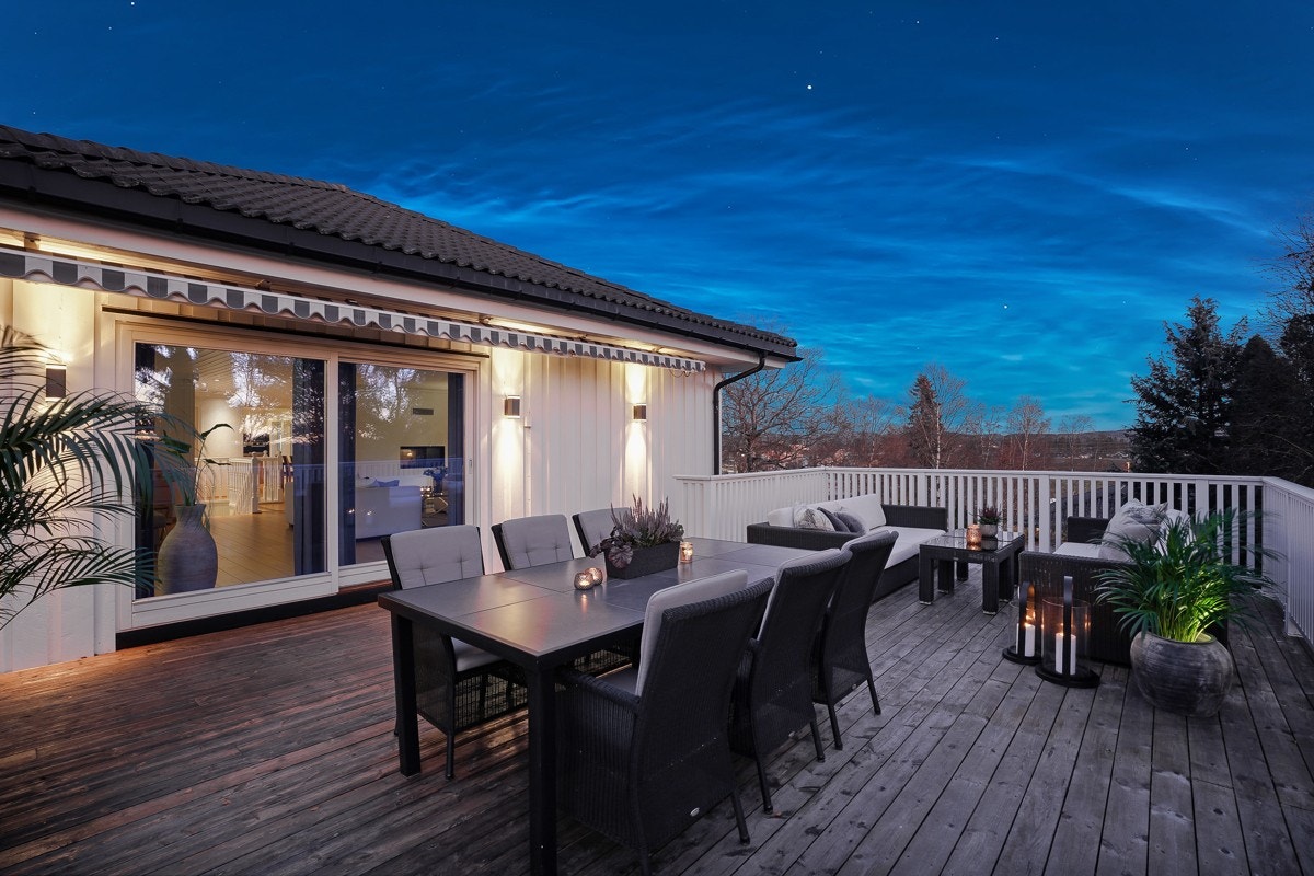 Store fine terrasser med plass til mange. Fine grillmuligheter og avslapping i sola. Galleribilde