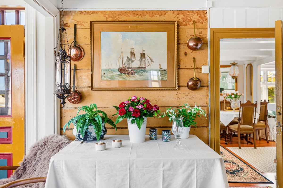 - En historisk perle med mange god bevarte detaljer fra 1885 - Galleribilde