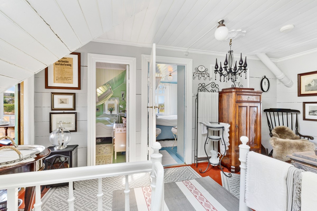 - 2. etasje byr på mange flotte antikviteter og skjulte skatter - Galleribilde