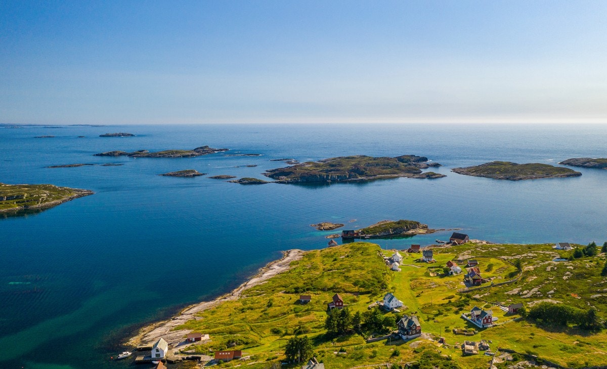 - Historisk sveitservilla, egen sjølinje, båtplass, naust, uthus og barkehus - Galleribilde