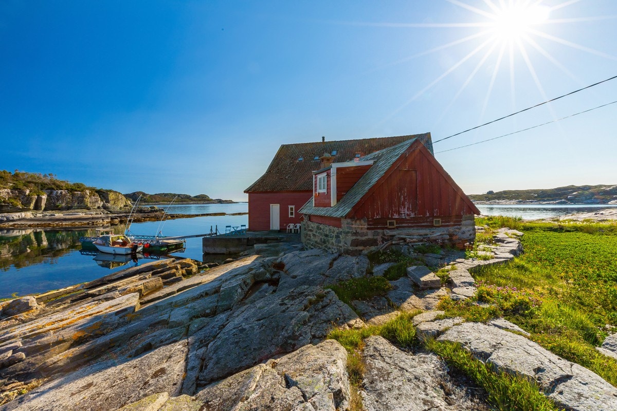 - Vardøyna består av flere fritidseiendommer, hvor alle er med å bevare øyens fellesarealer - Galleribilde