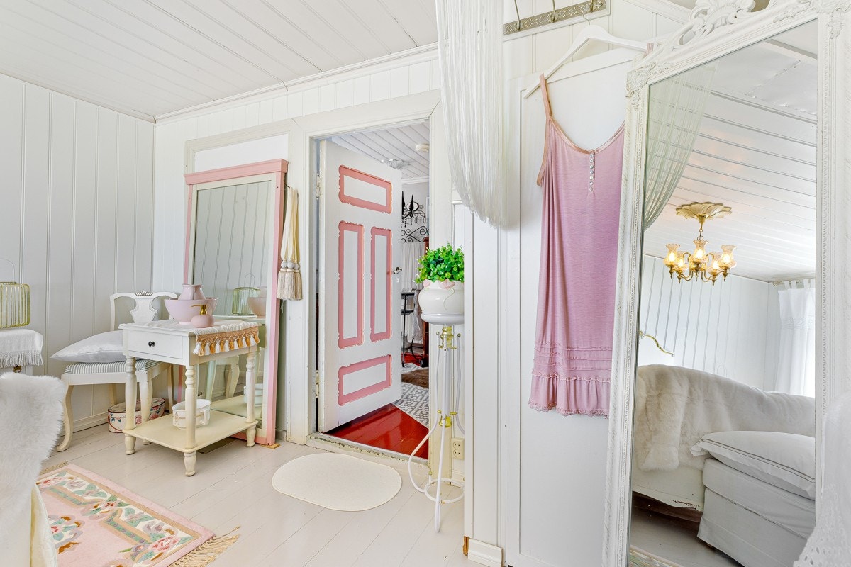 - Alle antikiviteter medfølger boligen - Galleribilde