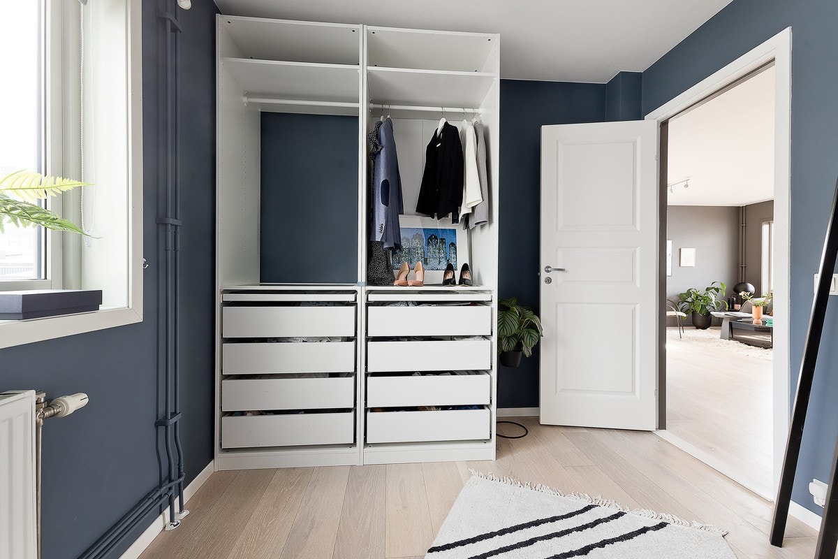 Gjesterommet har også garderobe som medfølger. Galleribilde