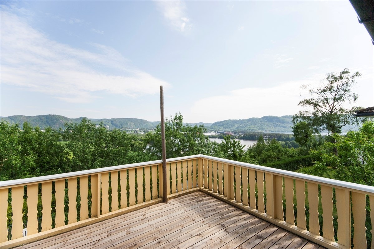 Utsikt fra terrassen. Galleribilde