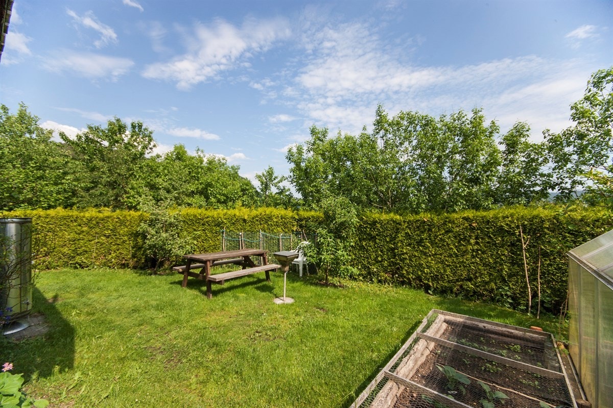 Pent beplantet hage. Galleribilde