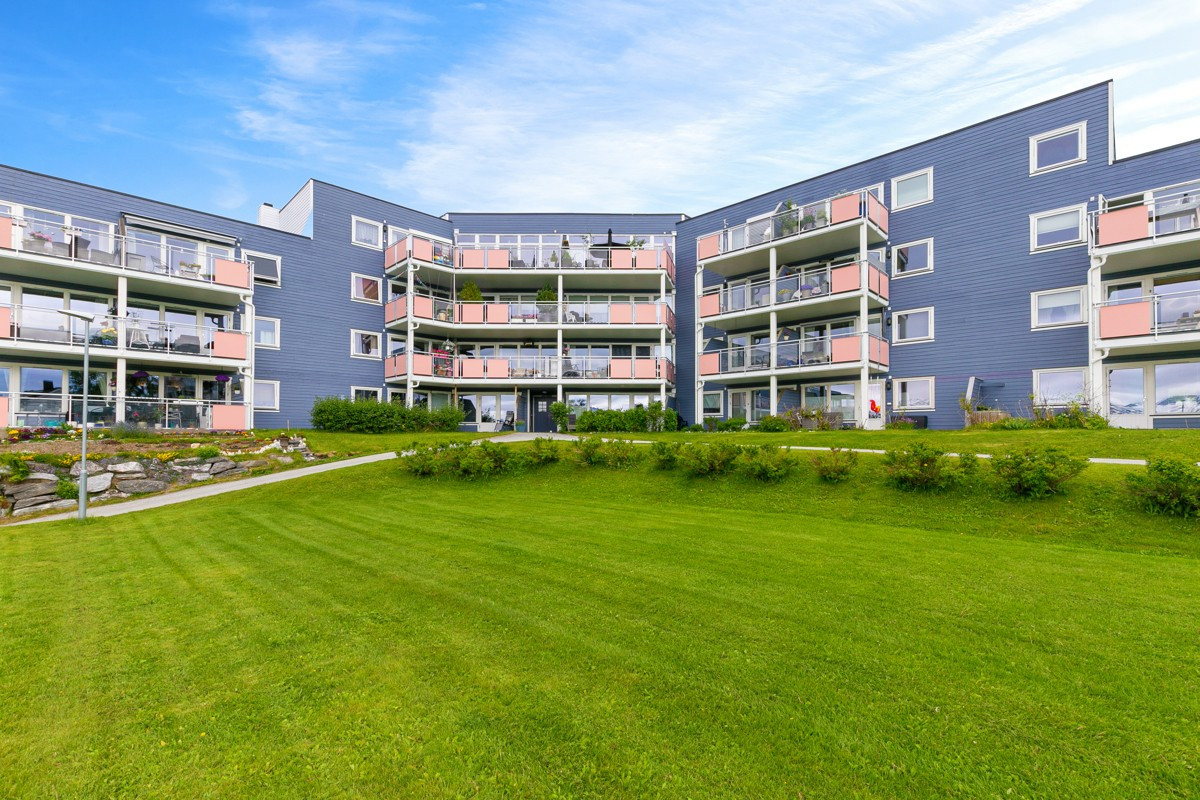 Velkommen til Alaskasvingen 5F - innbydende 3-roms leilighet med parkering og gangavstand til alt!