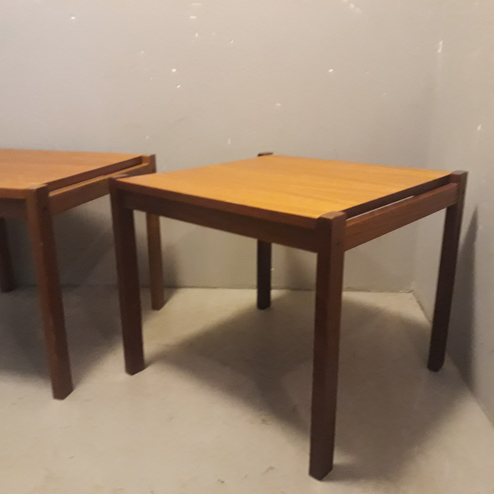 Div Små bord i teak | FINN.no Spisebord 'Mo' Teak Stål | VAREMERKER | |