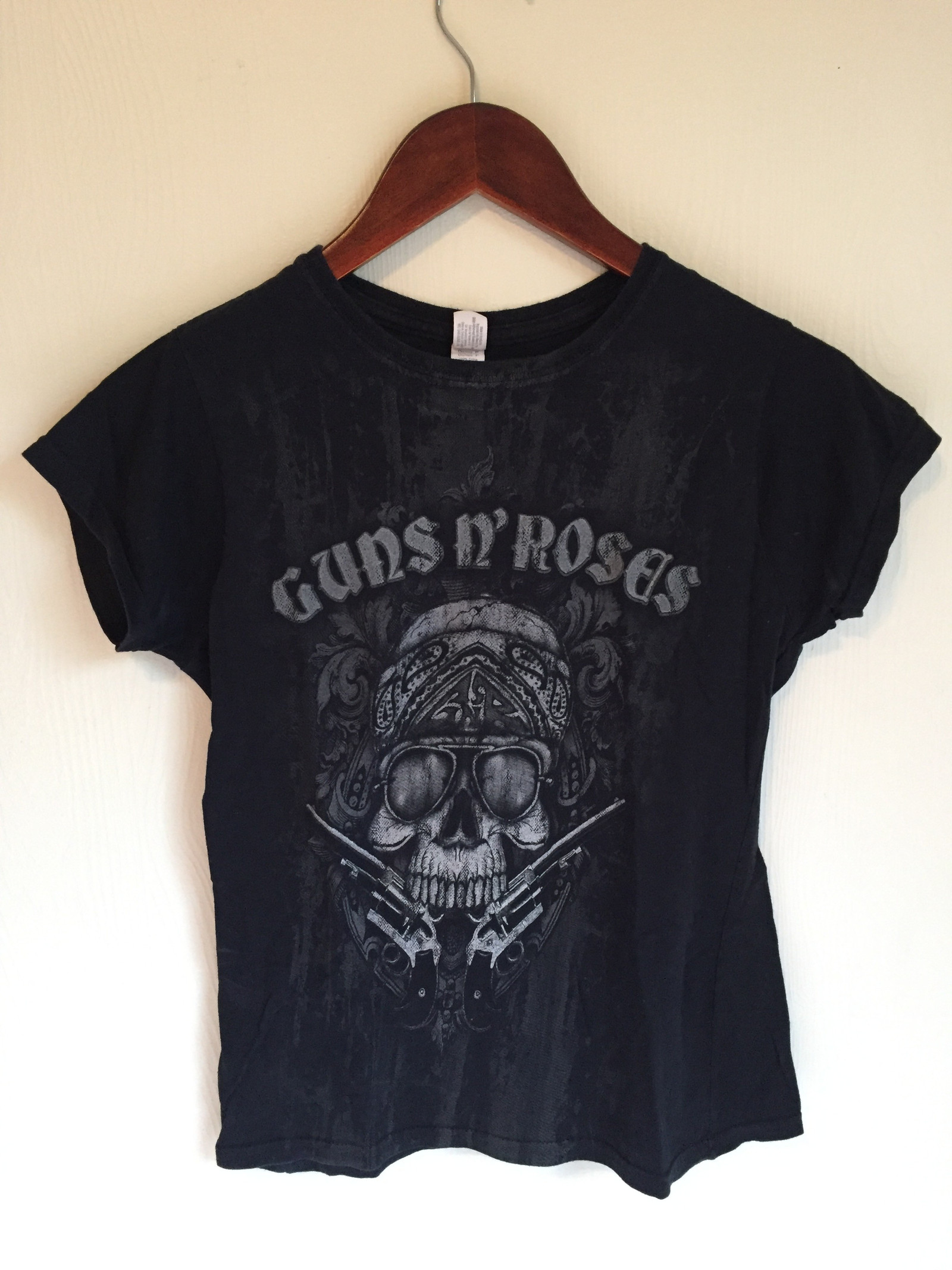 Guns n roses t skjorte dame S | FINN.no Guns n roses t skjorte dame S | FINN.no
