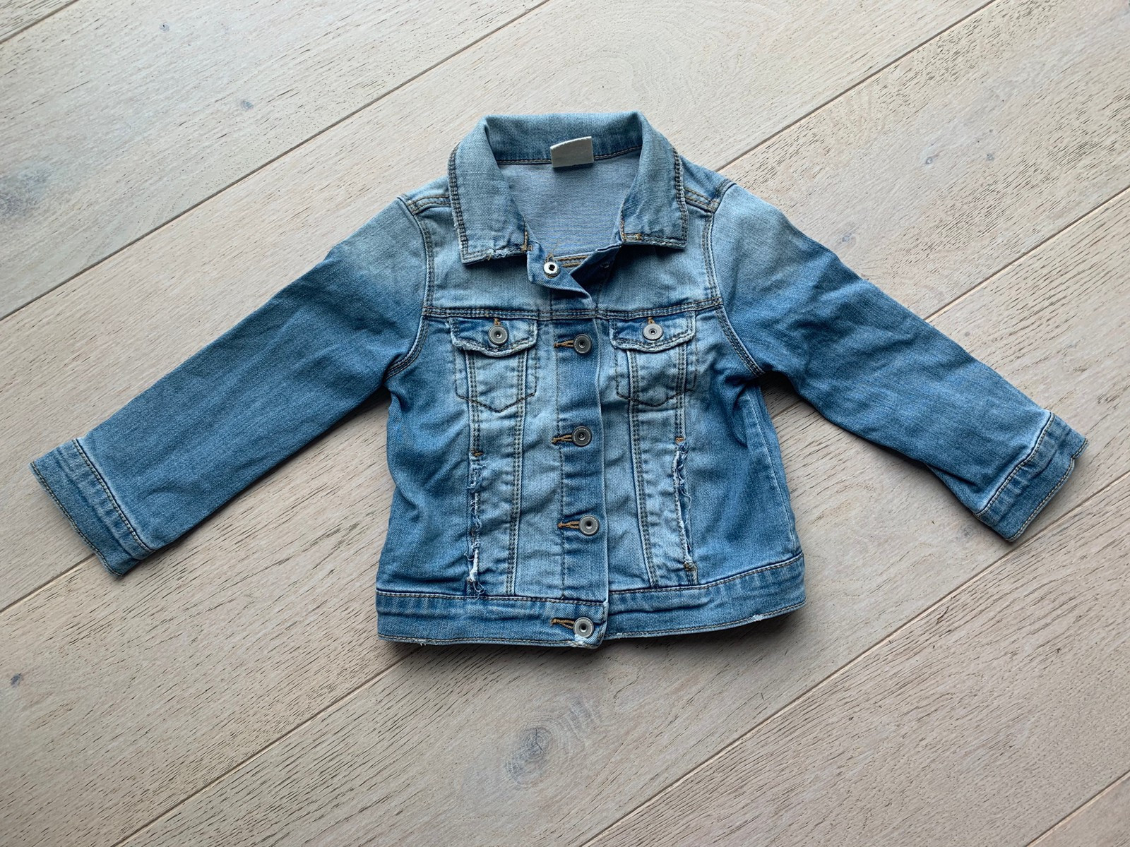 Jeansjakke fra Zara str. 4 år. | FINN.no Jeansjakke fra Zara str 128 | FINN.no