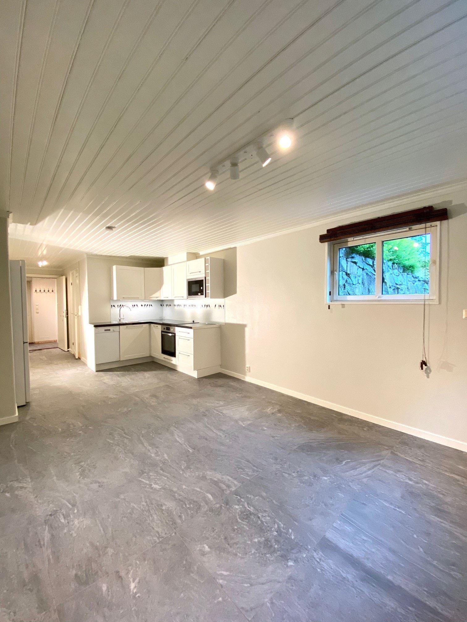 Stue m/åpen kjk.løsn. Galleribilde