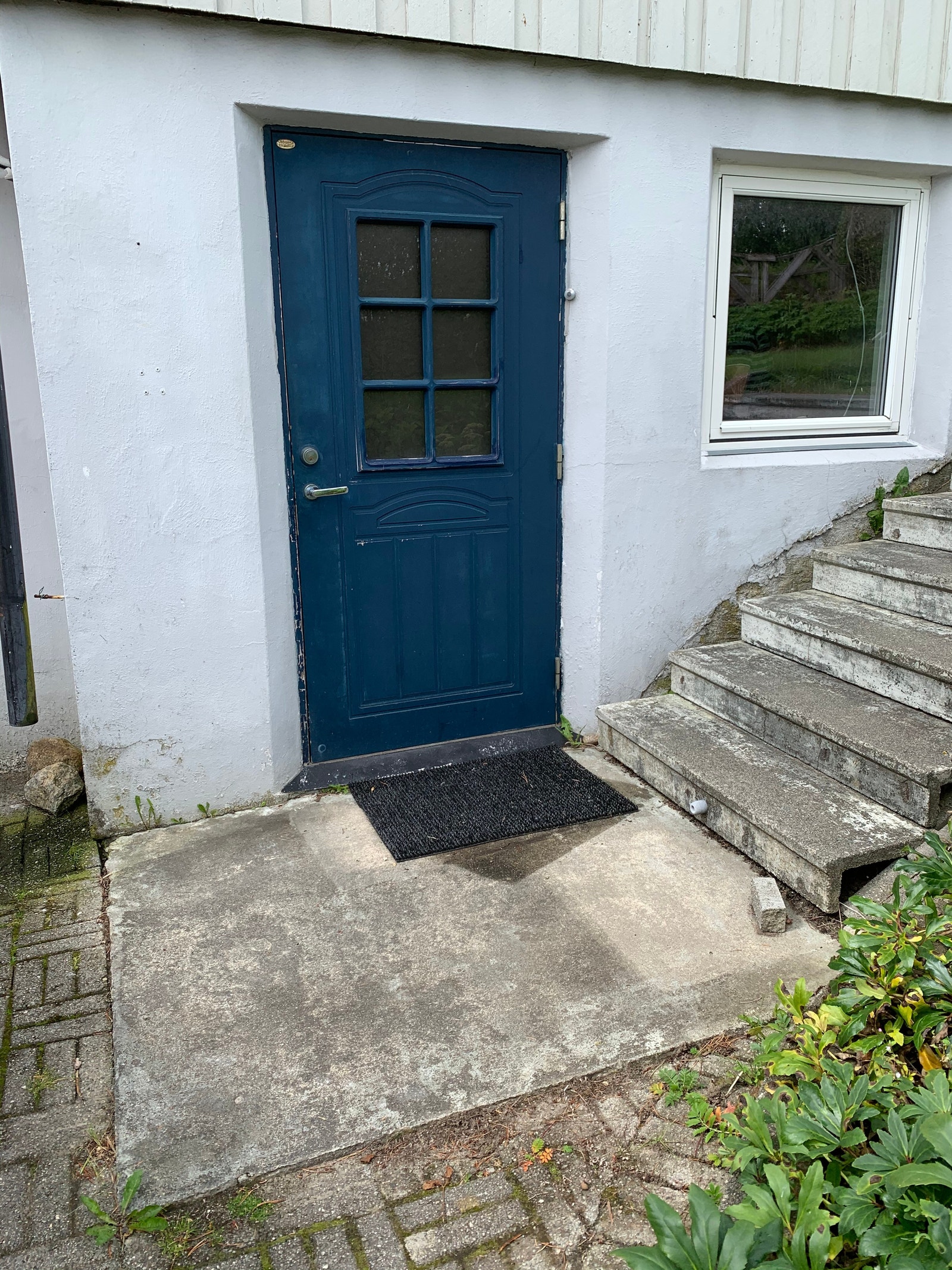 Inngang fra bakkeplan Galleribilde