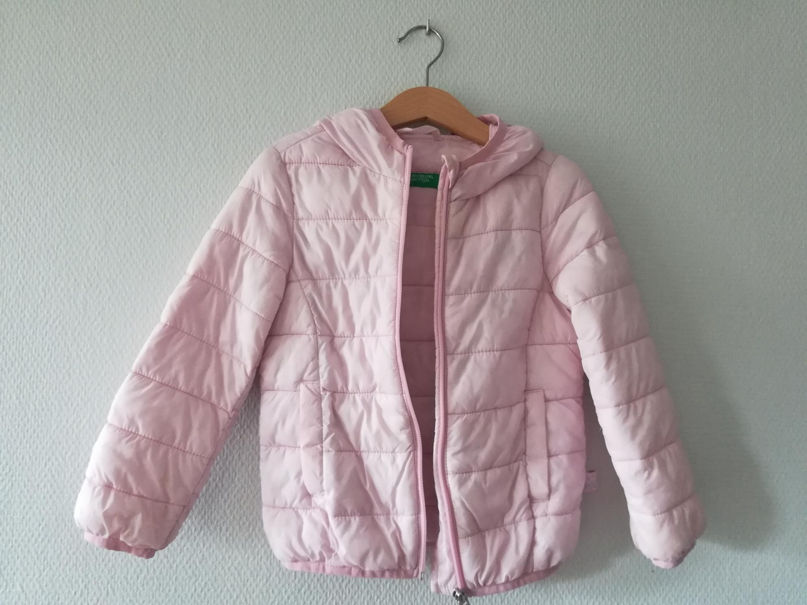 Rosa Benetton jakke til jente baby str.62 | FINN.no Rosa Benetton jakke til jente baby str.62 | FINN.no