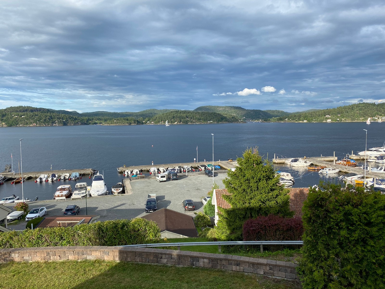 Bilde tatt fra etasjen over, for å vise «nabolaget» Galleribilde