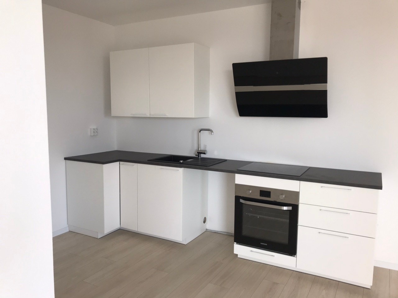 Kjøkkenavdeling. Bod rett ved. Galleribilde