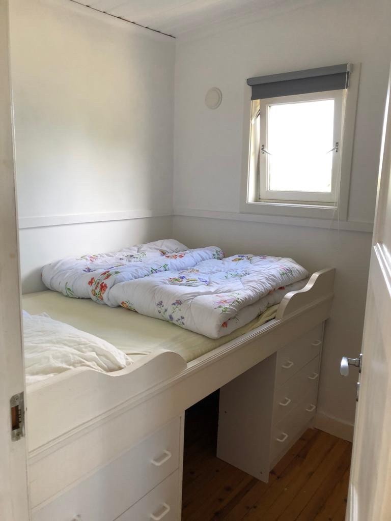 Soverom 2 (i tillegg 75 cm bred sengeplass bak døren) Galleribilde