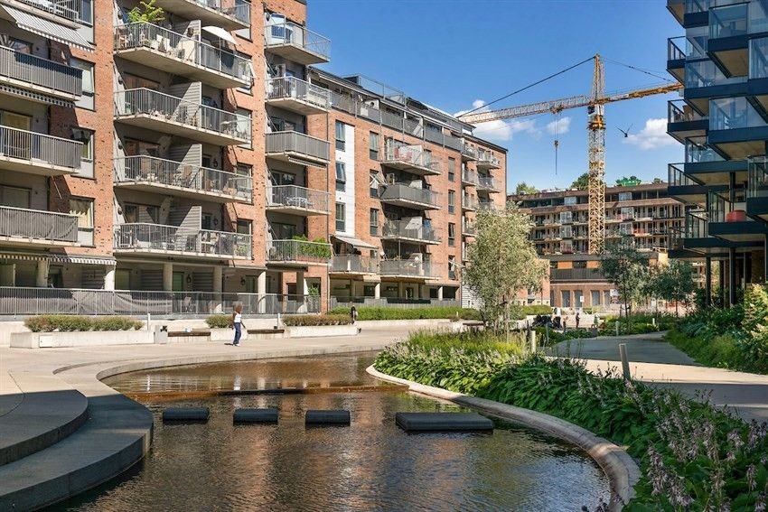 Kværnerbyen kan by på hyggelige serveringssteder, matbutikk, blomsterbutikk m.m Galleribilde