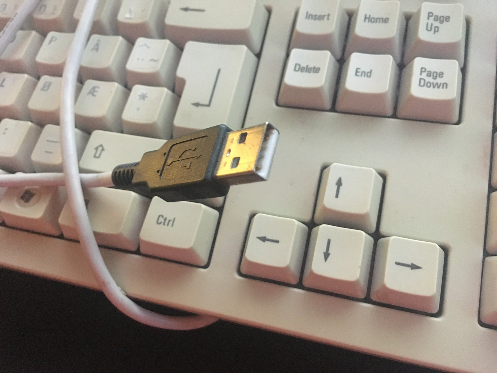 Retro tastatur Fujitsu Siemens KB SC USB | FINN.no Fujitsu Siemens tastatur og mus. | FINN.no