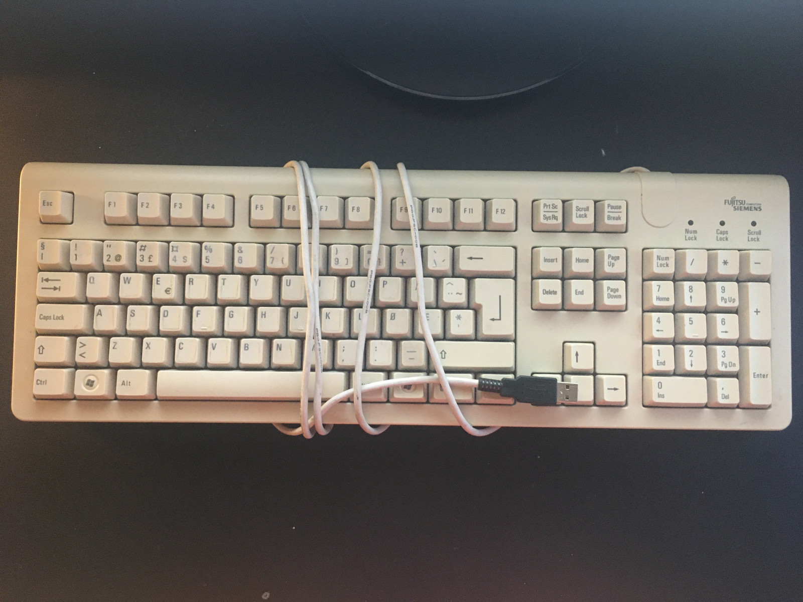 Retro tastatur Fujitsu Siemens KB SC USB | FINN.no Fujitsu Siemens tastatur og mus. | FINN.no