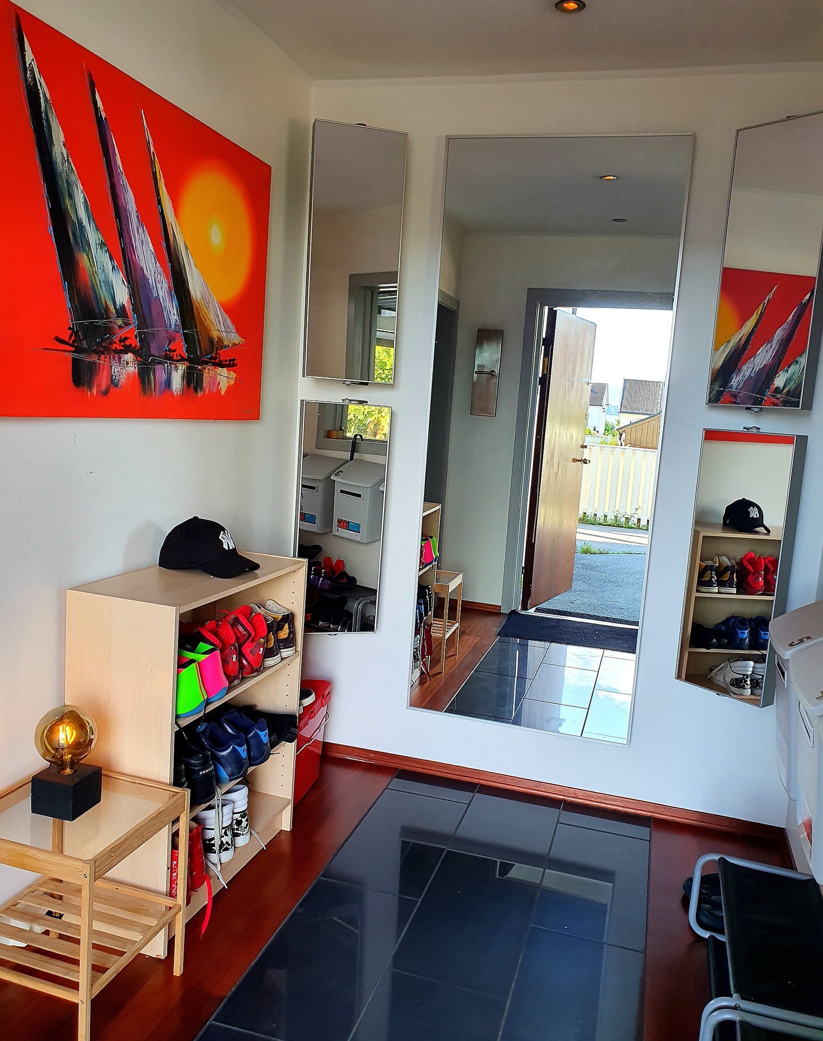 Inngang / Hall Galleribilde