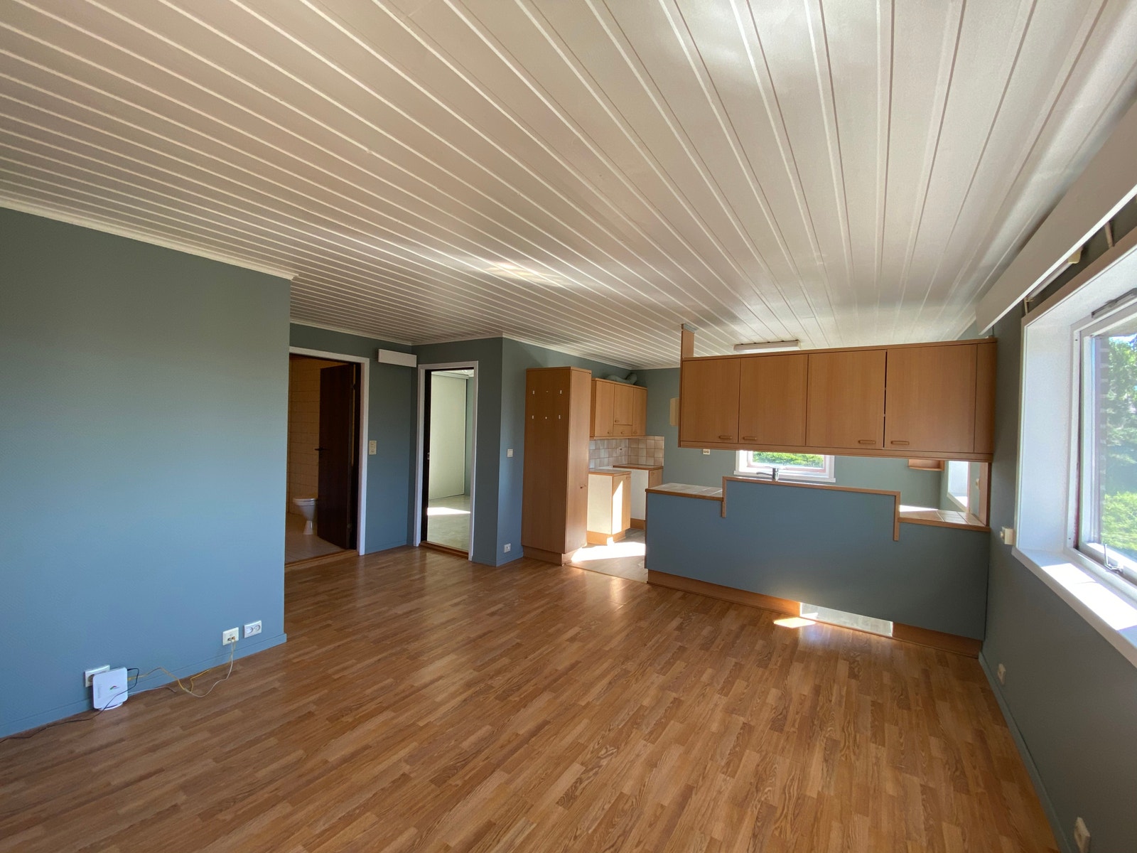 Kjøkken med hvitevarer Galleribilde