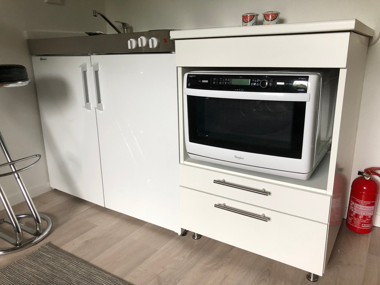 Mikrobølgeovn med crisp/pizza - og tining funksjon Galleribilde