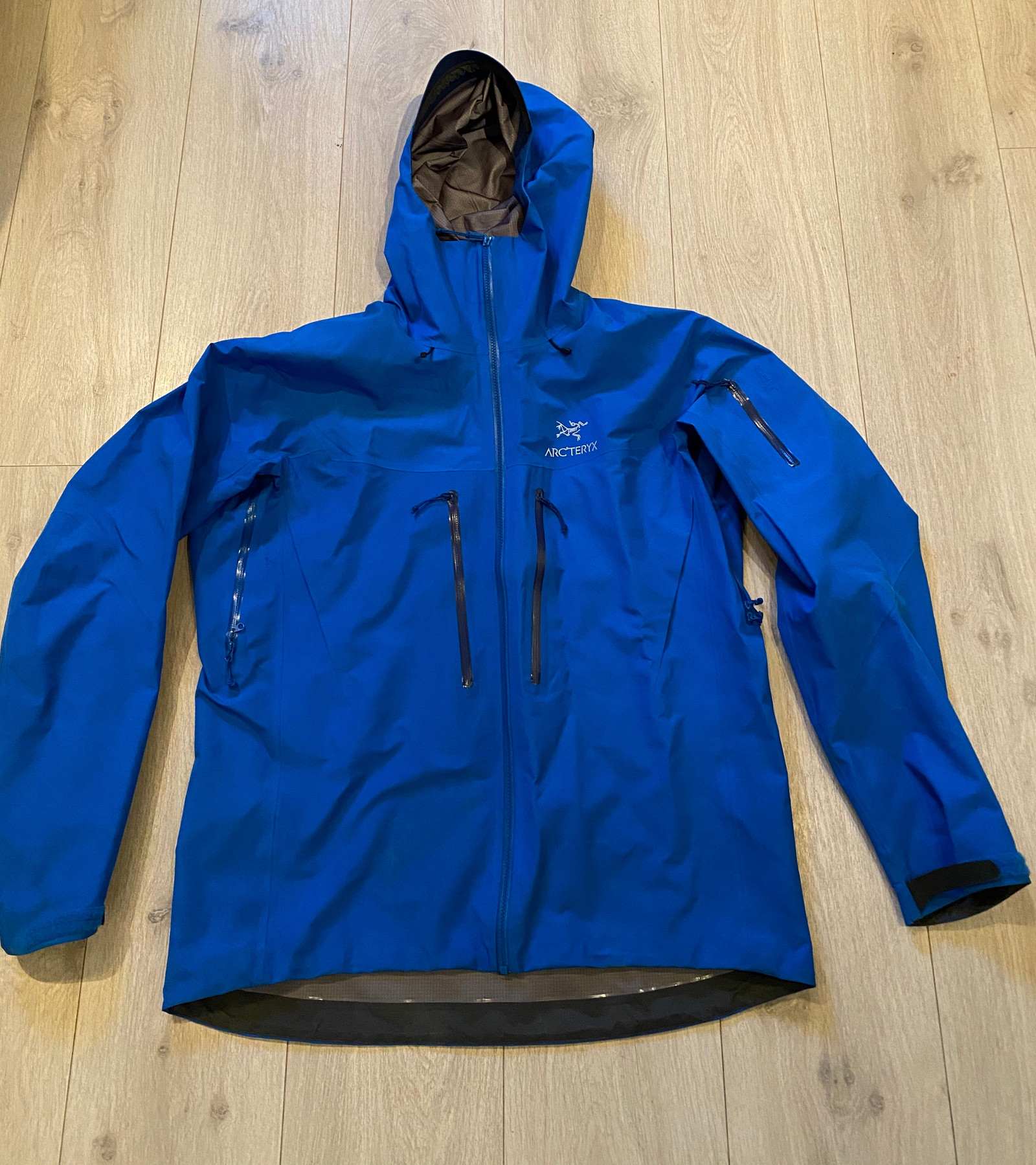 Arcteryx Alpha SV gore tex jakke Damemodell | FINN.no Arcteryx Alpha SV gore tex jakke Damemodell | FINN.no