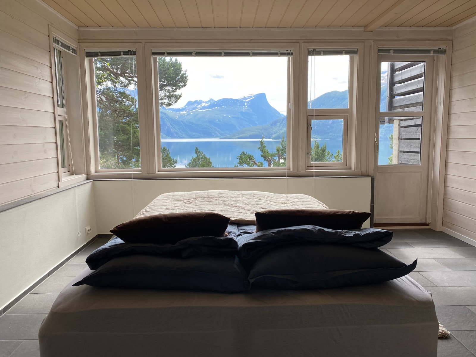 Utsikten fra kjelleren (160cm) Galleribilde