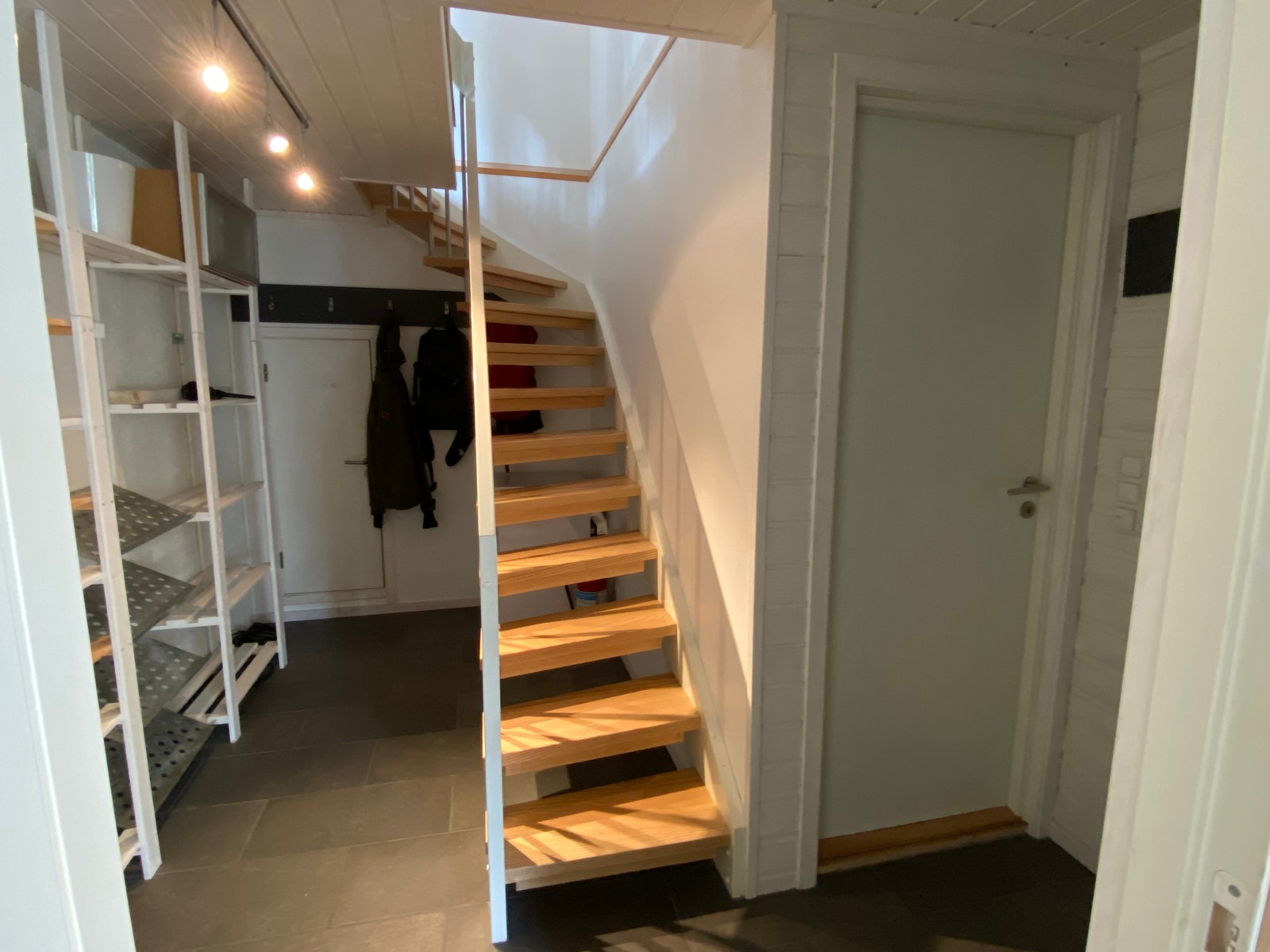 Kjellergangen med god lagringsplass Galleribilde